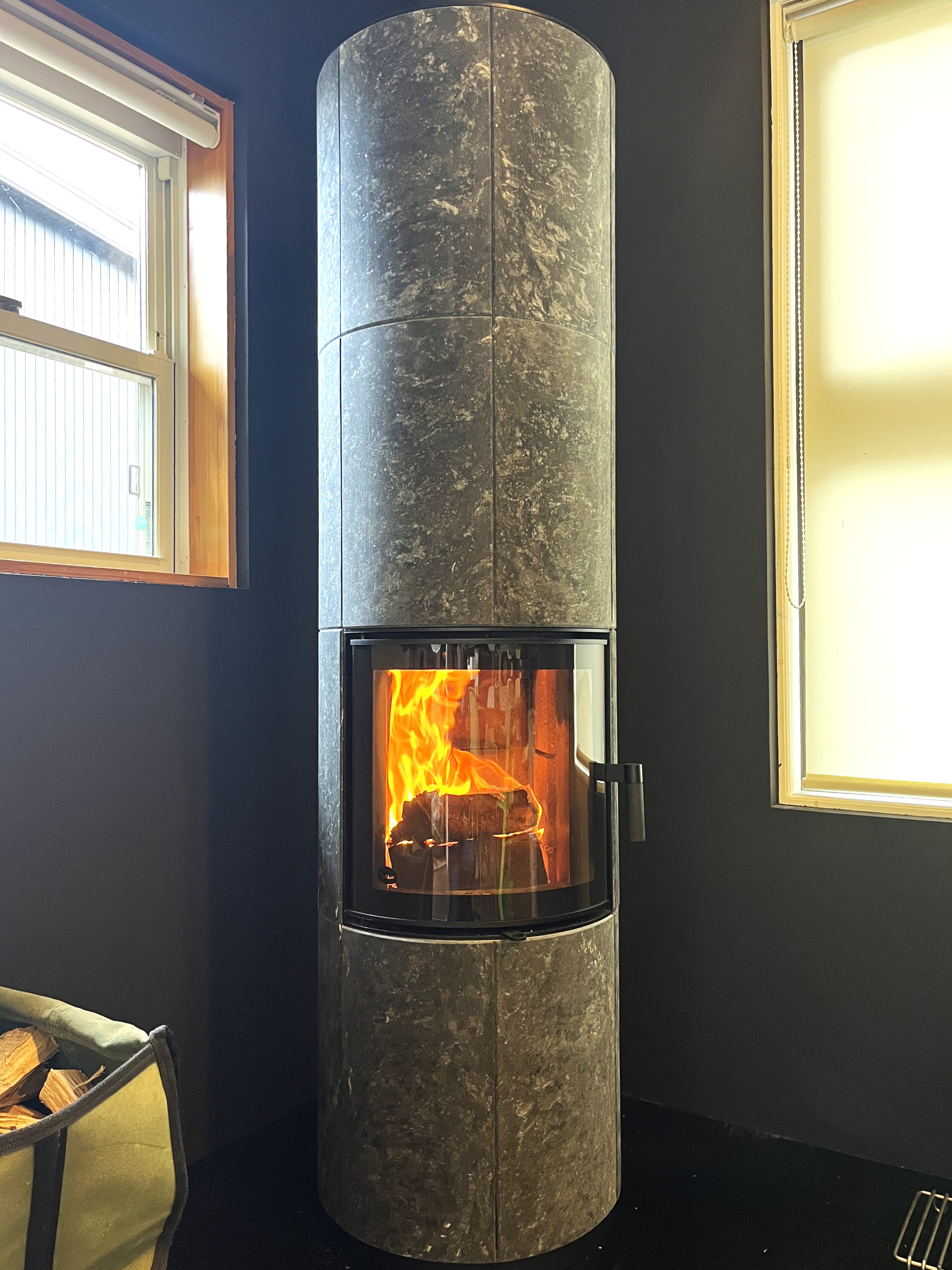 Tulikivi (ﾄｩﾘｷﾋﾞ)　PURO 18 (ﾋﾟｭﾛ 18/ﾉﾋﾞﾚ)